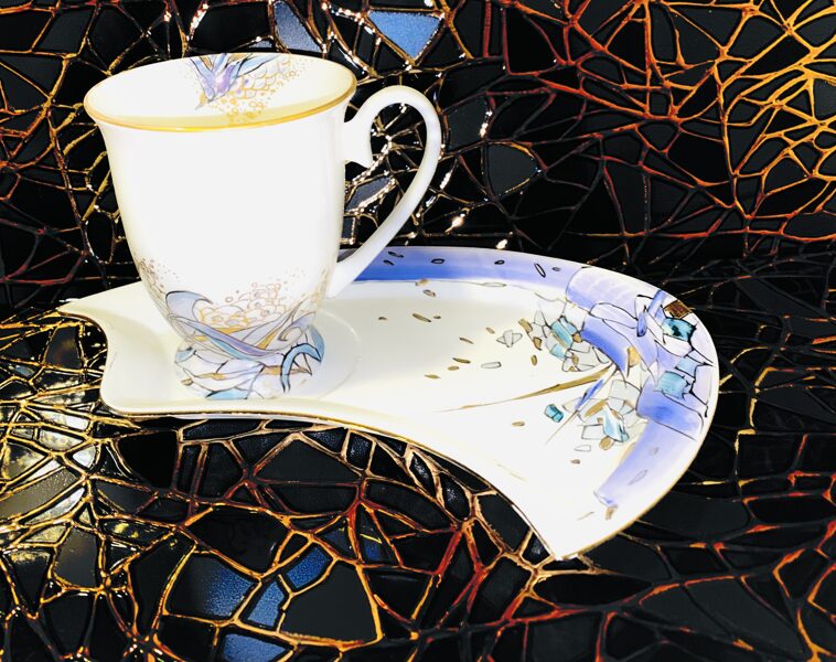 Puodelis su figūrine lėkštute