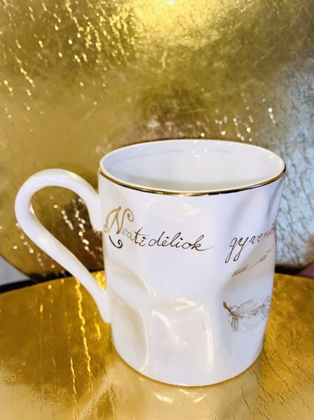 Puodelis su žodžiais: Neatidėliok gyvenimo rytojui, nes ši diena niekada jau nepasikartos.